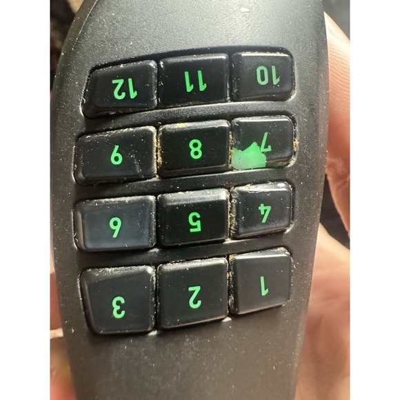 Razor Saga 2014 (RZ01-01040100) Gaming Mouse, Tested/Works Minor Flaw On Keypad. - Picture 6 of 7